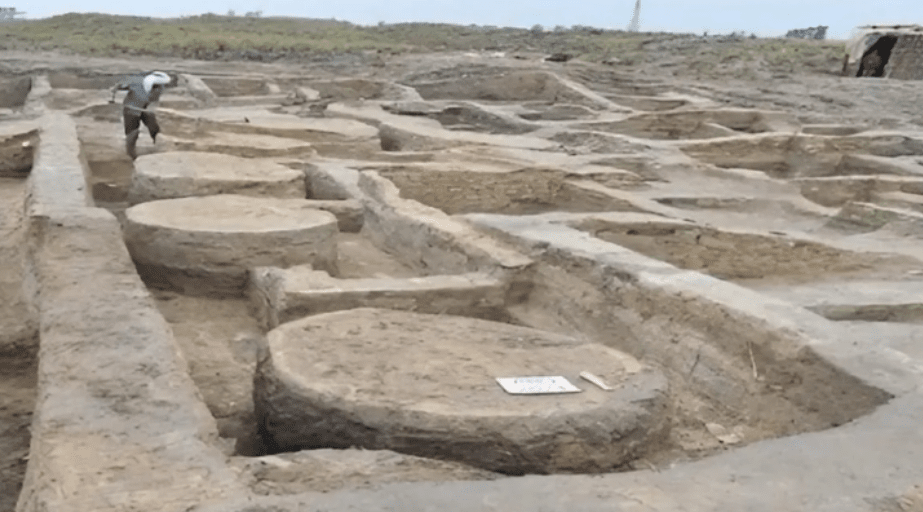 В Египте на раскопках нашли бронзовый меч фараона Рамзеса II (1).png