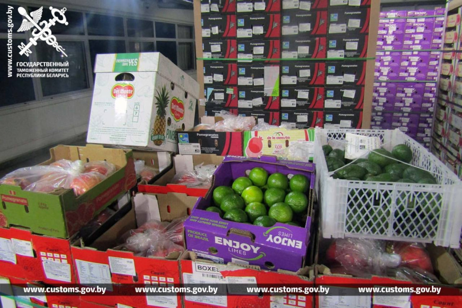 На таможне задержали крупную партию фруктов.jpg