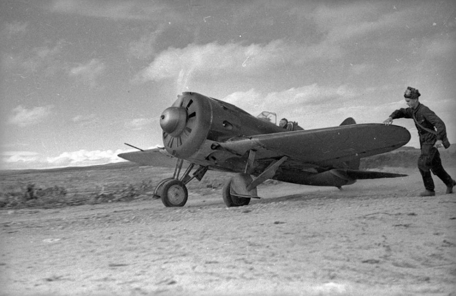 Истребитель И-16