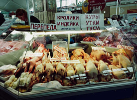 Перепёлки по 40 рублей и куриное филе по 11. Сколько стоит мясо на Комаровке в конце января?