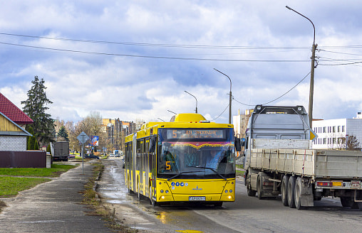 “Лучше врезаться” – ГАИ призвала водителей не объезжать эти препятствия на дорогах Беларуси