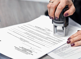 Белорусам начали присылать документы о переводе денег на “деструктивные цели”. В милиции объяснили, что это значит