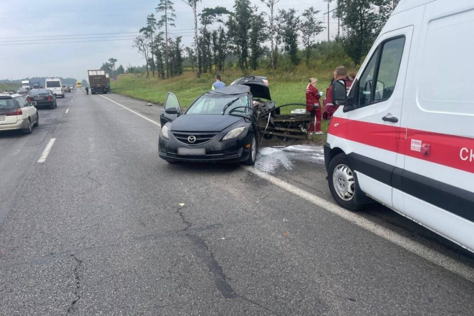 Под Минском легковушка врезалась в грузовик — погибла 19-летняя пассажирка.jpg