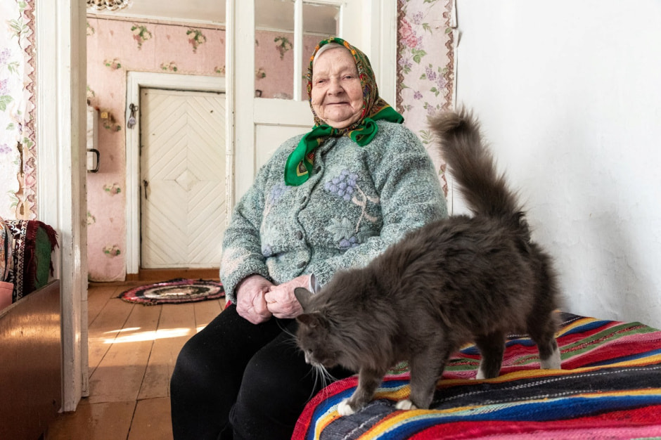 В 93 года освоила смартфон и смотрит сериалы 1.jpg