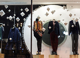 “Это образец”. Имеет ли право магазин не продать товар с витрины?