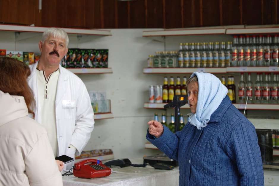 Продавец в сельском магазине 24.jpg