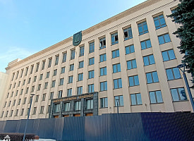 Мрамор и дуб останутся, но внутри всё изменится: в Минске реконструируют главный корпус БГУ