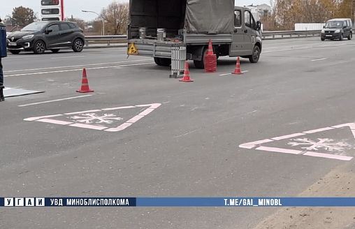 На Минщине впервые появилась разметка, которая меняет цвет на холоде