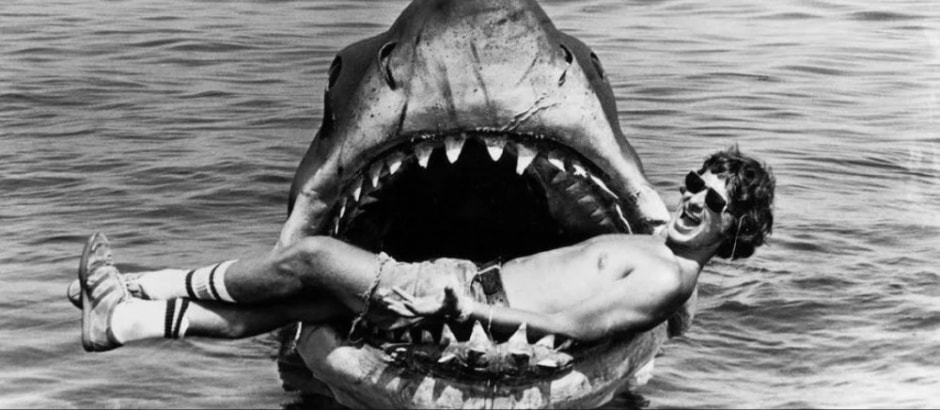 Спилберг и челюсти .jpg
