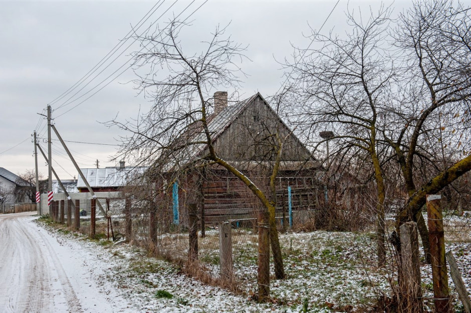 Мужчина спасает аистов 15.jpg Мужчина спасает аистов 15.jpg