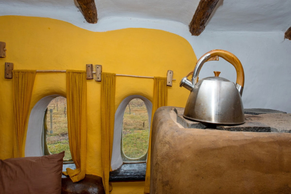 Парень построил дом из глины 10.jpg Парень построил дом из глины 10.jpg