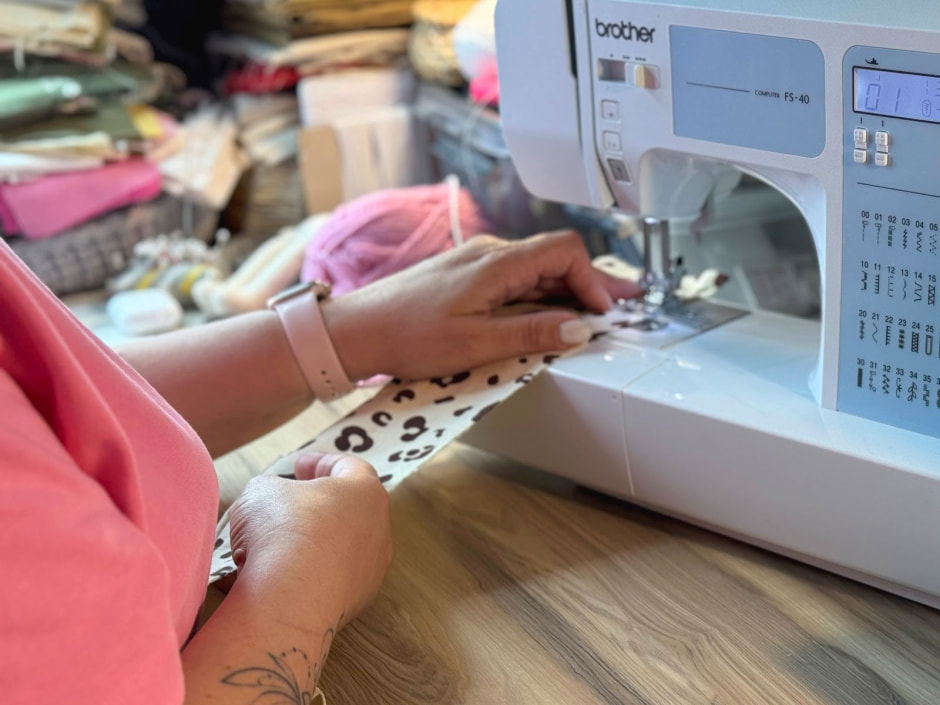 10-Галина Тябут за работой.jpg