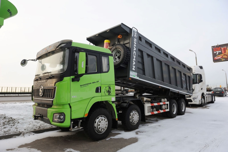 Грузовики Shacman 8.jpg Грузовики Shacman 8.jpg