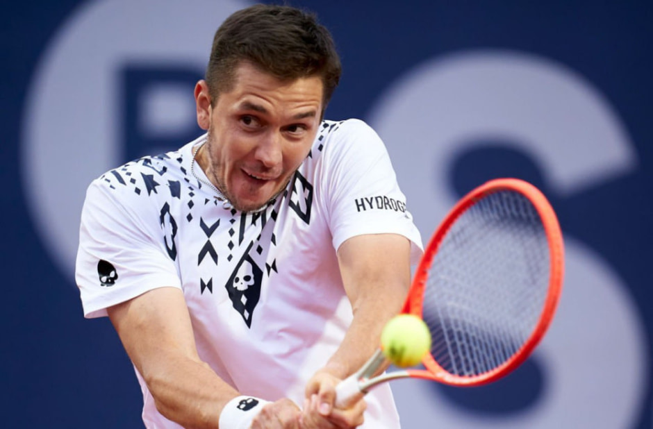 Белорусский теннисист.jpg Белорусский теннисист.jpg