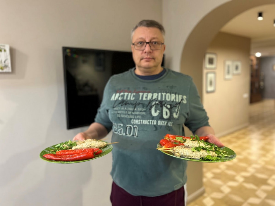 Мужчины готовят Зенькович и Петров 2_Вячеслав Зенькович 2.jpg