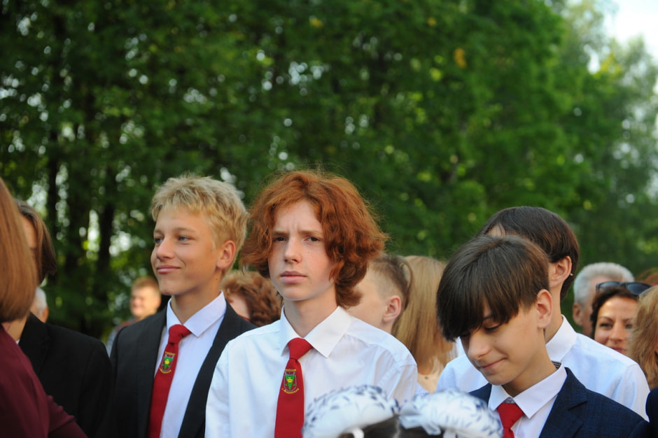 Сегодня в Беларуси отмечают День молодежи — предпочитают жить в городе, волонтерят и любят спорт.JPG