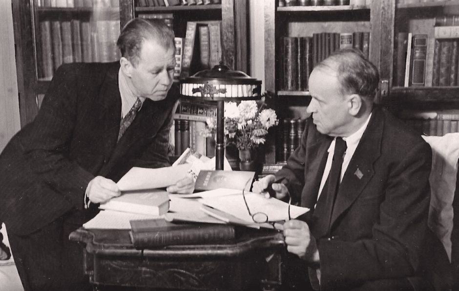 Крапива и Глебка.png