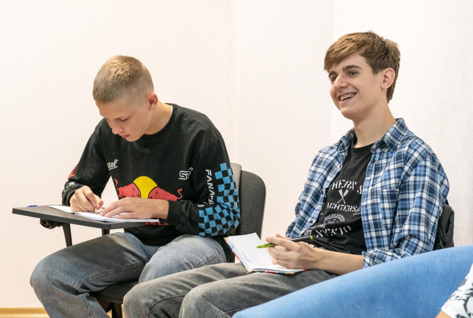 3-Слева направо воспитанники Центра Егор и Артур.jpg