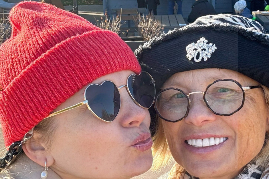 Известные белорусы вспоминают трогательные истории из детства про своих мам 25.jpg