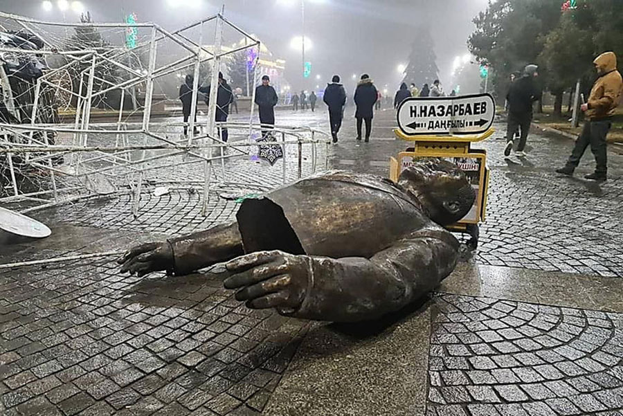 naz-pamiatnik.jpg naz-pamiatnik.jpg