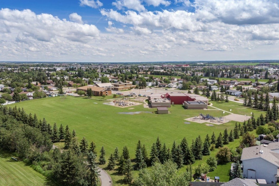 5-Ллойдминстер - родной город Смита.jpg