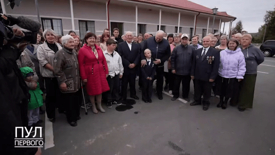 Лукашенко в Городце.png