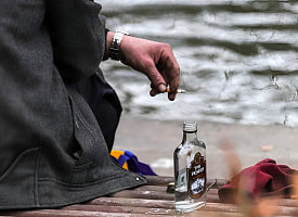 До 1580 рублей в месяц. В Польше ввели пособия для алкоголиков 