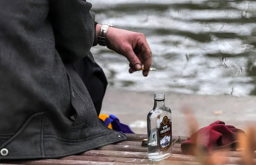 До 1580 рублей в месяц. В Польше ввели пособия для алкоголиков 