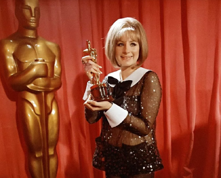 барбра стрейзанд с первым Оскаром барбра стрейзанд с первым Оскаром