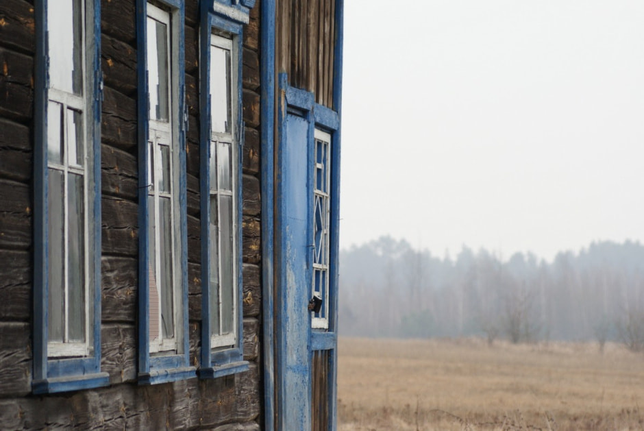 Парень построил дом из глины 2.jpg Парень построил дом из глины 2.jpg