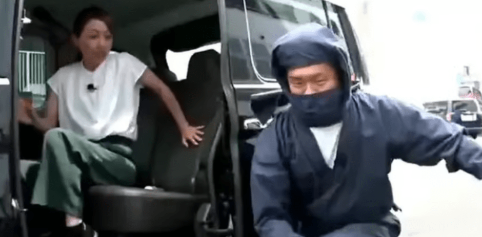 В Японии туристы платят таксистам, чтобы они притворялись ниндзя (3).png