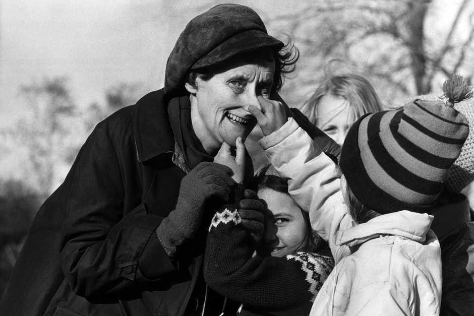 close Астрид Линдгрен c детьми, 1971 год