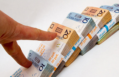 Зарплата для рядового сотрудника без опыта – 17,5 тысяч рублей? Завод в Минске опубликовал необычную вакансию