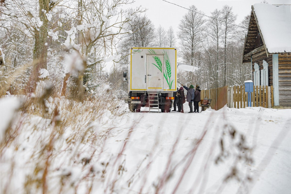 Автолавка в Глусском районе 19.jpg Автолавка в Глусском районе 19.jpg