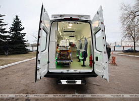 В Минске показали первый детский реанимобиль белорусского производства