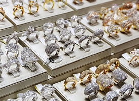 Платина рухнула, серебро подешевело. Минфин установил новые цены на скупаемые у белорусов золото и другие драгметаллы