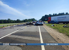 Двое подростков погибли в лобовом ДТП под Островцом: еще пять человек в больнице