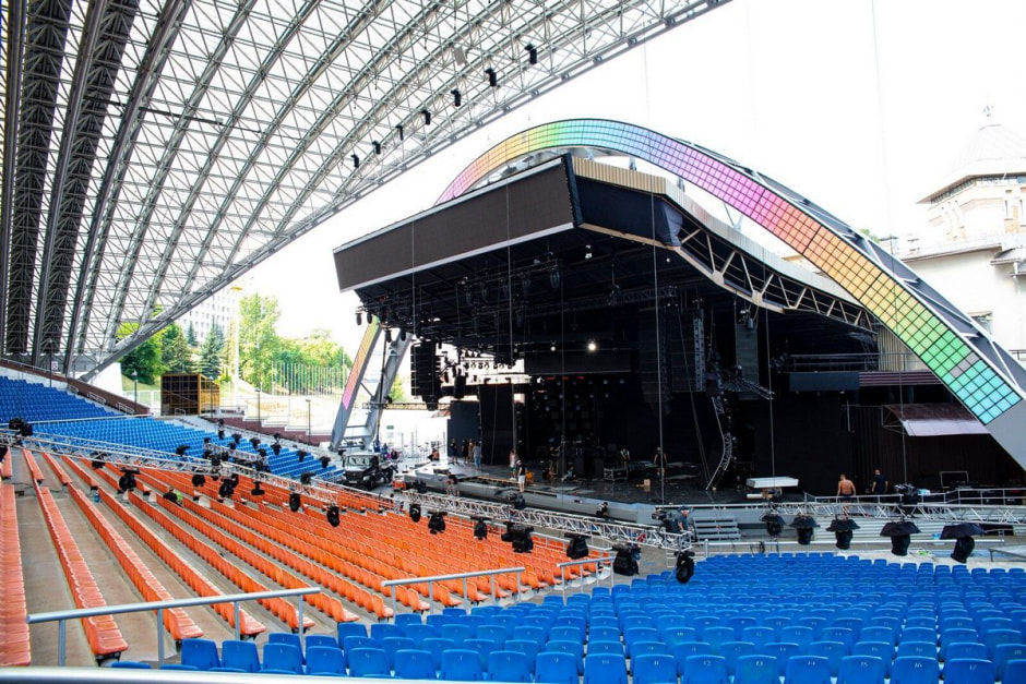 Сцена Славянский базар.jpg