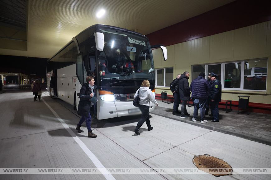 автобус на границе с Польшей