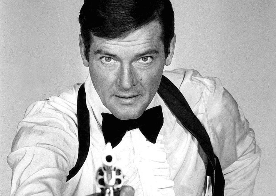 Роджер Мур в роли Джеймса Бонда Роджер Мур в роли Джеймса Бонда.png