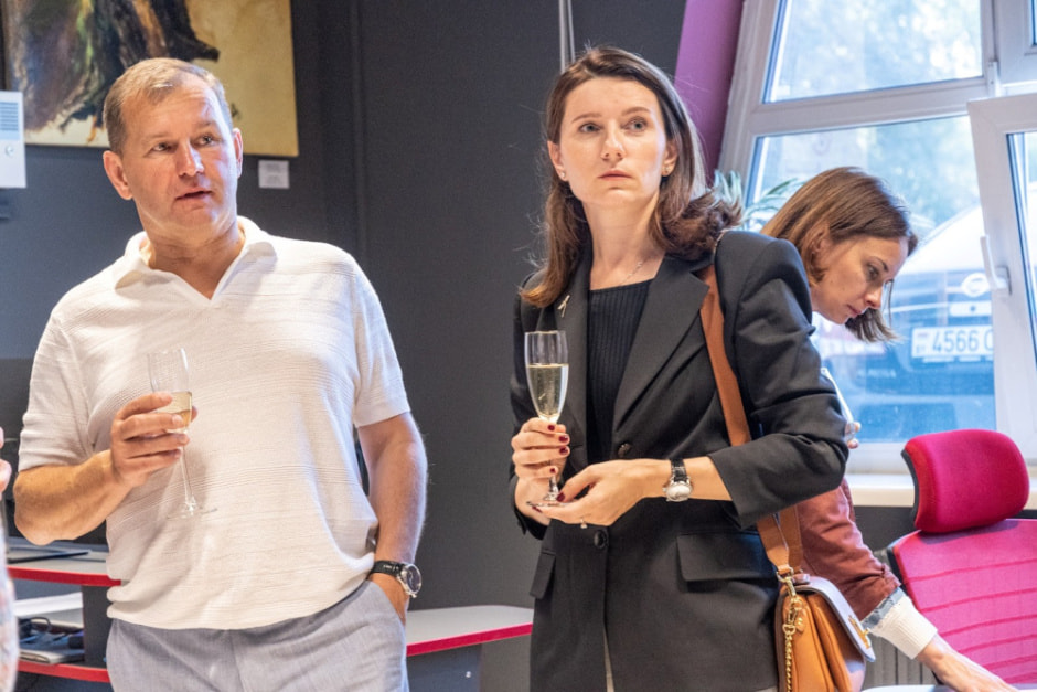 Художник Валерий Песин в галерее SmART 7.jpg