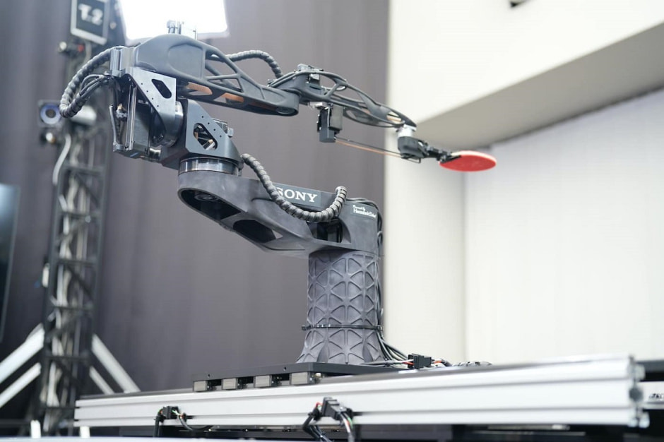 Робот для игры в теннис