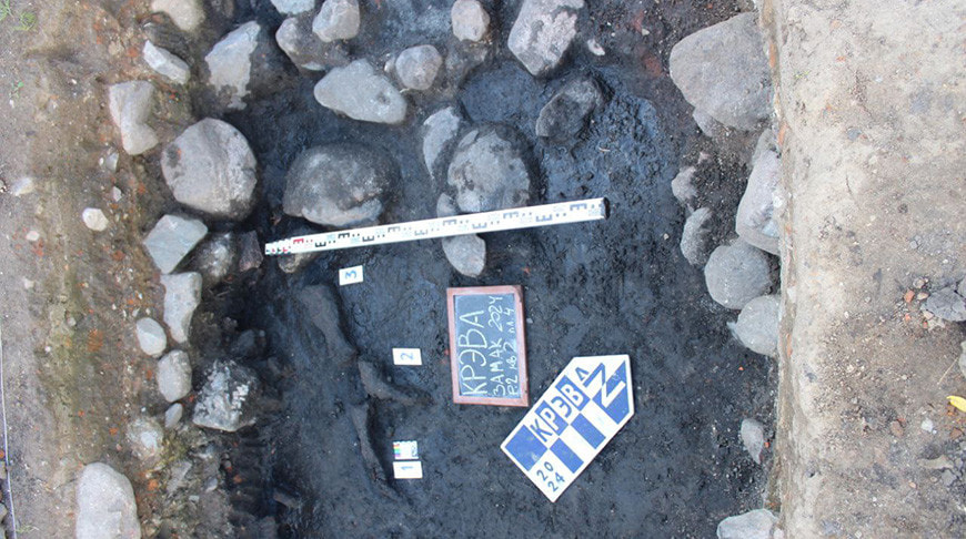 Кревский замок археология.jpg