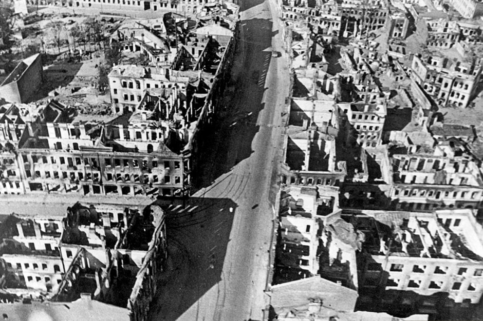 13-Разрушенный Минск после освобождения от фашистов.jpg