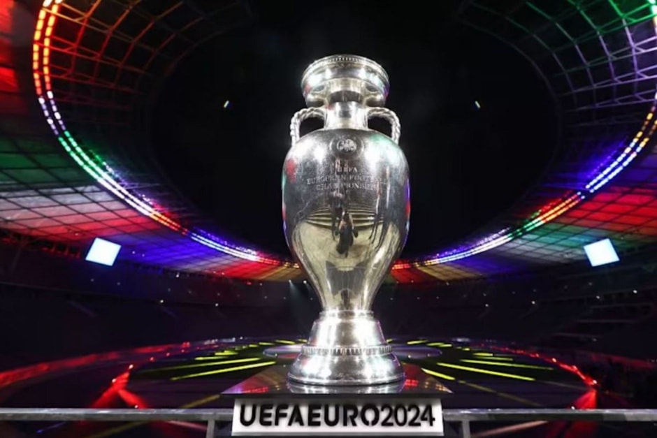 ЧЕ по фотболу 1.jpg