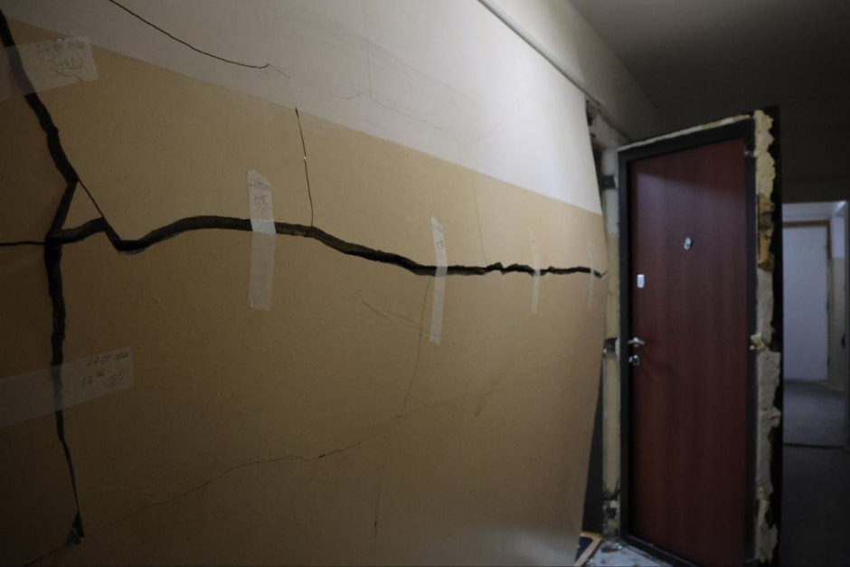 трещины на стене трещины на стене.jpg