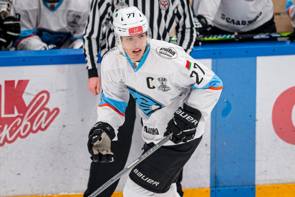 Матвей Шидловский в форме Динамо-Шинника.jpg