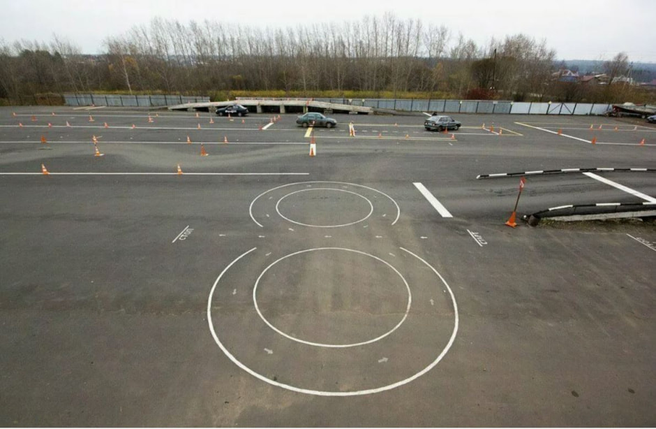 Парковка на автодроме1.jpg