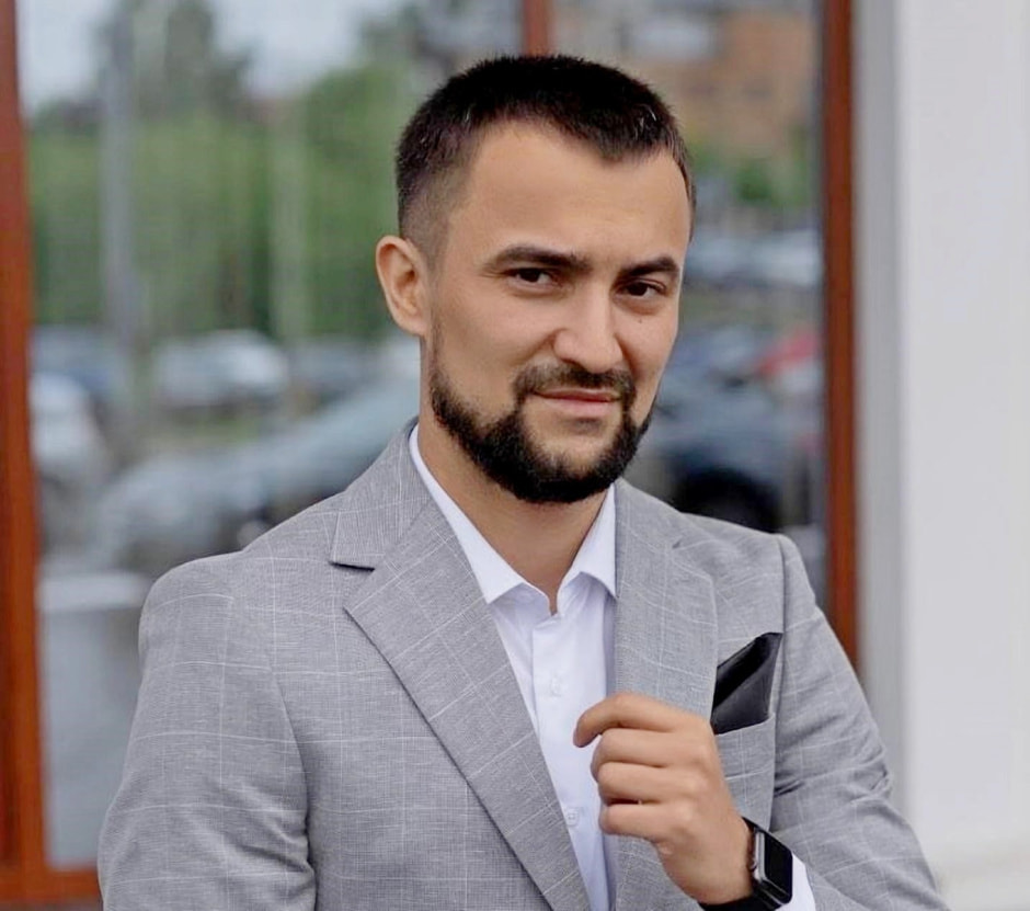 Владимир Пулатов DNS 1.jpg