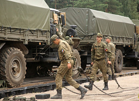 В Беларусь приехала российская военная техника и военнослужащие. Для чего?